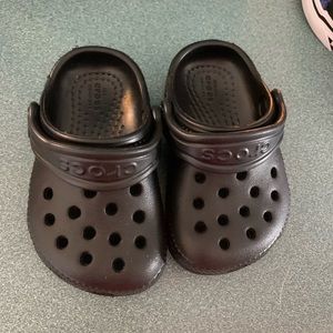 Baby crocs size 4C